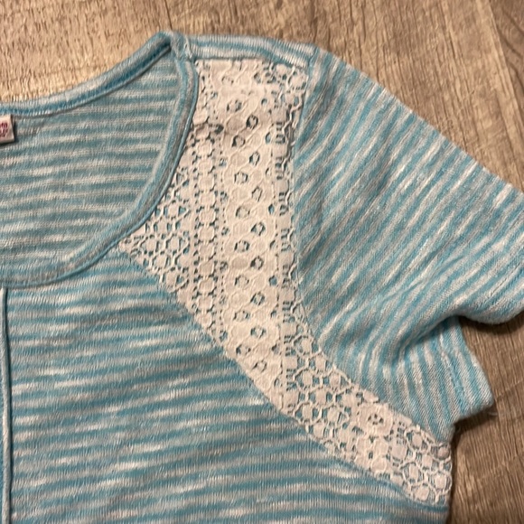 Stripped Lace Shirt - Picture 2 of 5